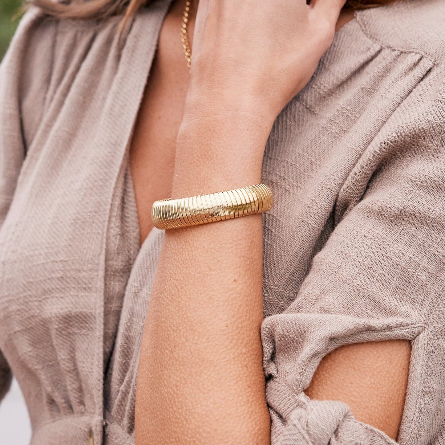 Lustra Wide Gold Cuff