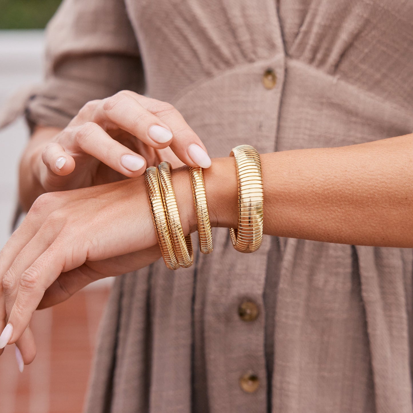 Lustra Wide Gold Cuff