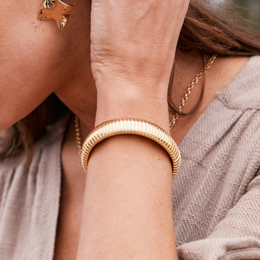 Lustra Wide Gold Cuff